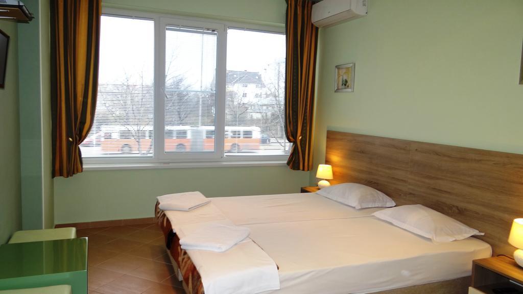 Guest Rooms Kom — Photos 1